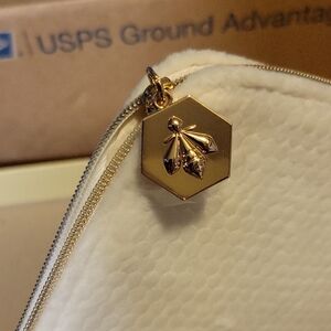 Guerlain Paris NWT White Honeycomb Cosmetic Bag, Soft, with Gold Tone Accents #3